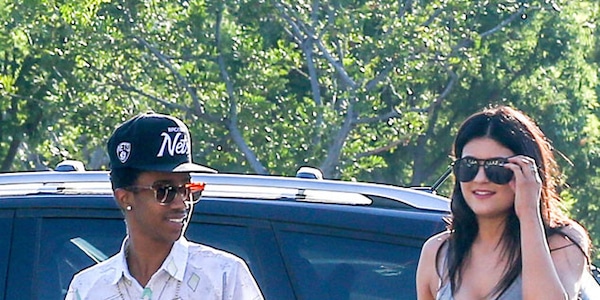 jonas brothers dating